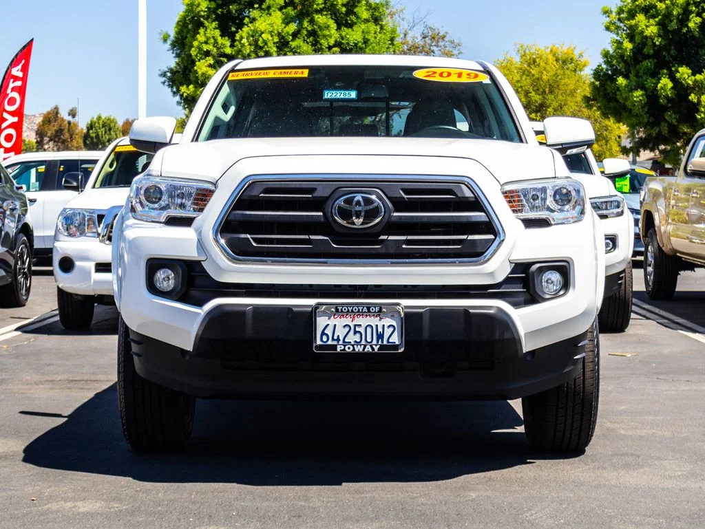 Used 2019 White Toyota SR5 image 2