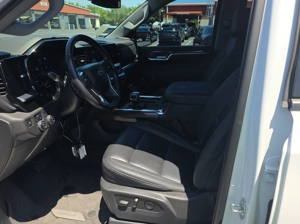 Used 2023 White Chevrolet RST image 6