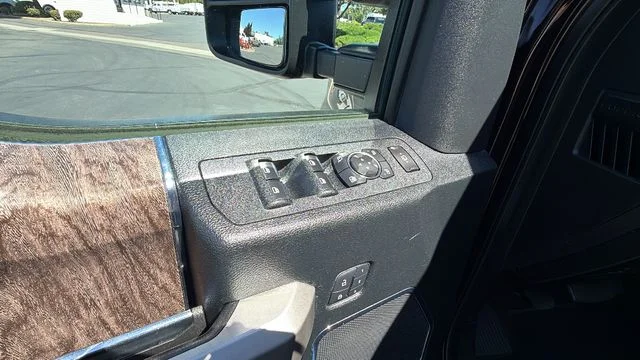 Used 2018  Ford  image 21