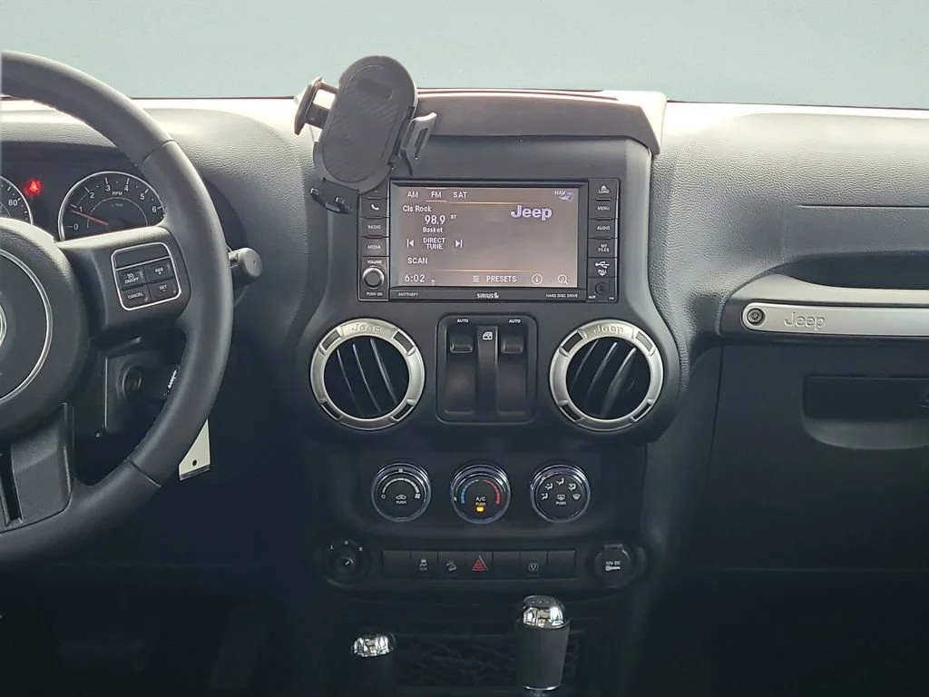 Used 2018 White Jeep Sahara 4x4 image 13
