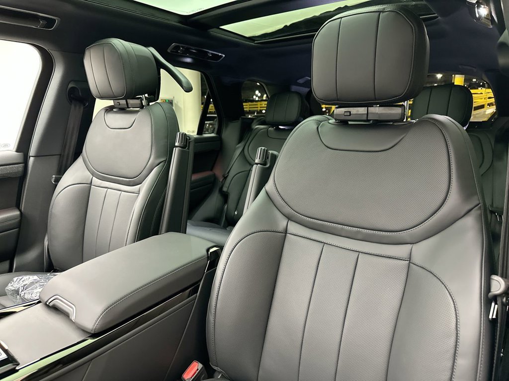 New 2027 Carpathian Grey Land Rover Dynamic SE image 10