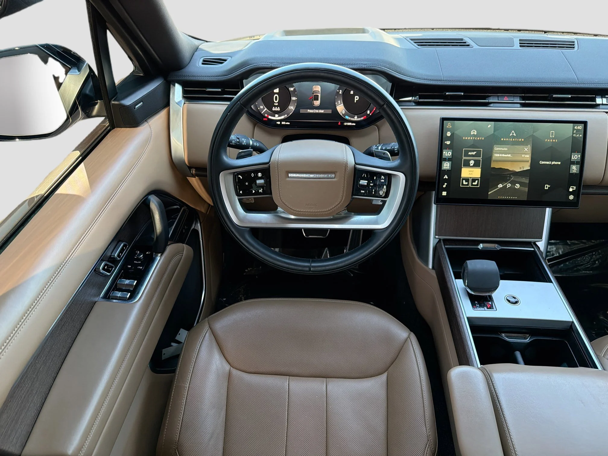 Used 2024 Sunset Gold SV Bespoke Ultra Metallic Satin Land Rover SE image 17