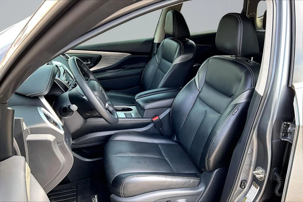 Used 2018 Gray Nissan SL image 23
