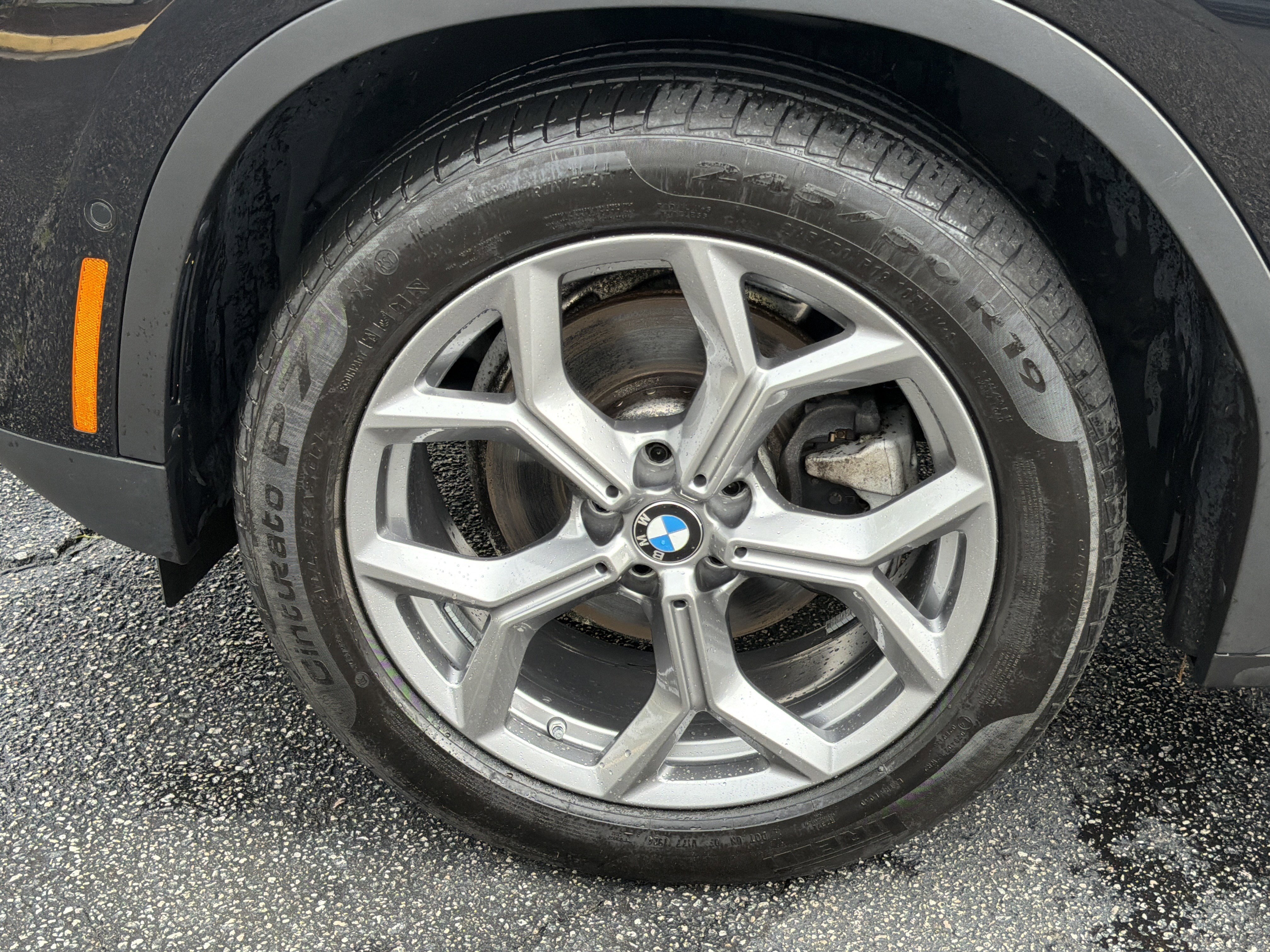 Certified Used 2025 Black Sapphire Metallic BMW xDrive30i image 33