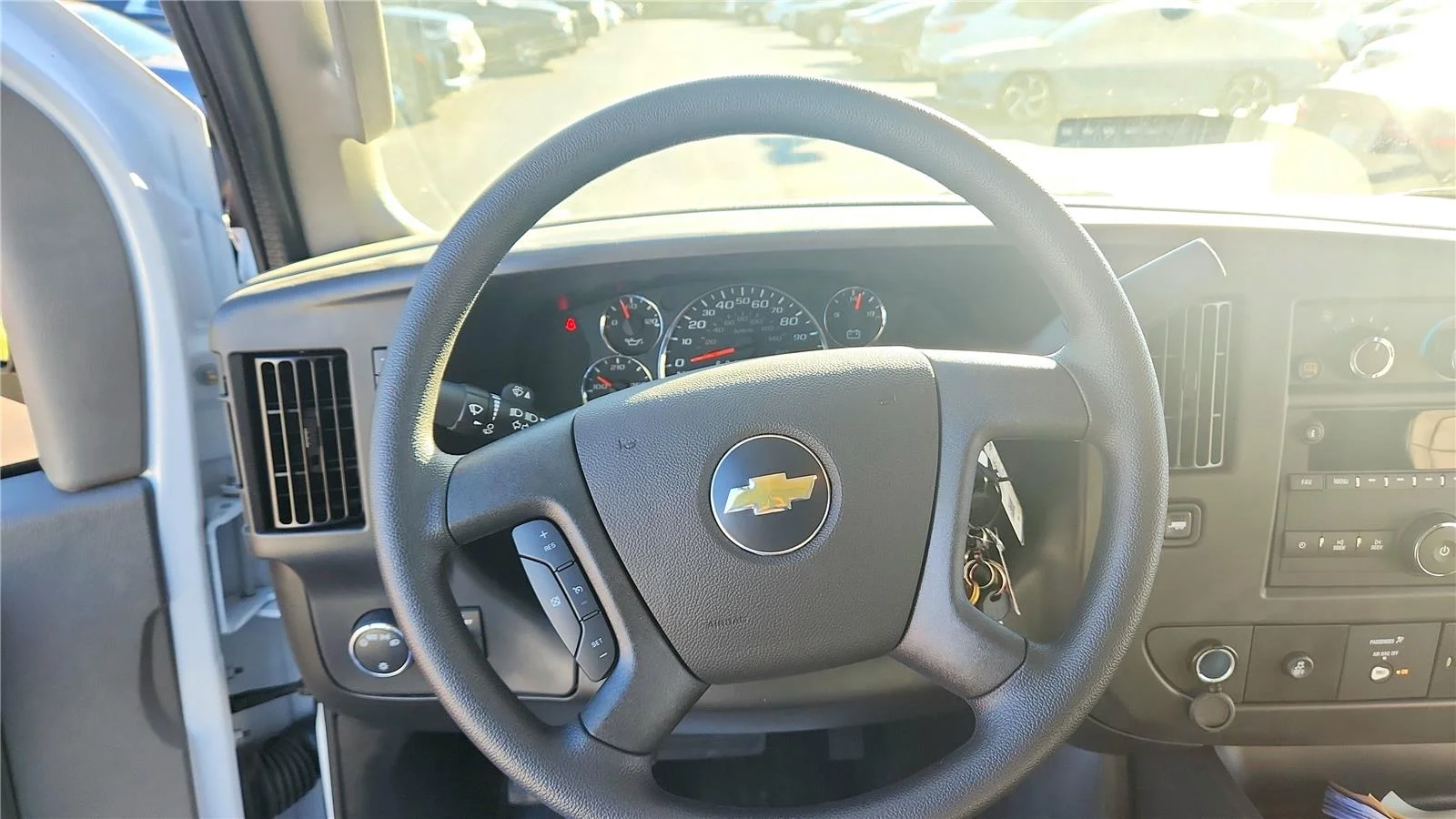 2025 Chevrolet Express Cargo Work Van - Photo 30