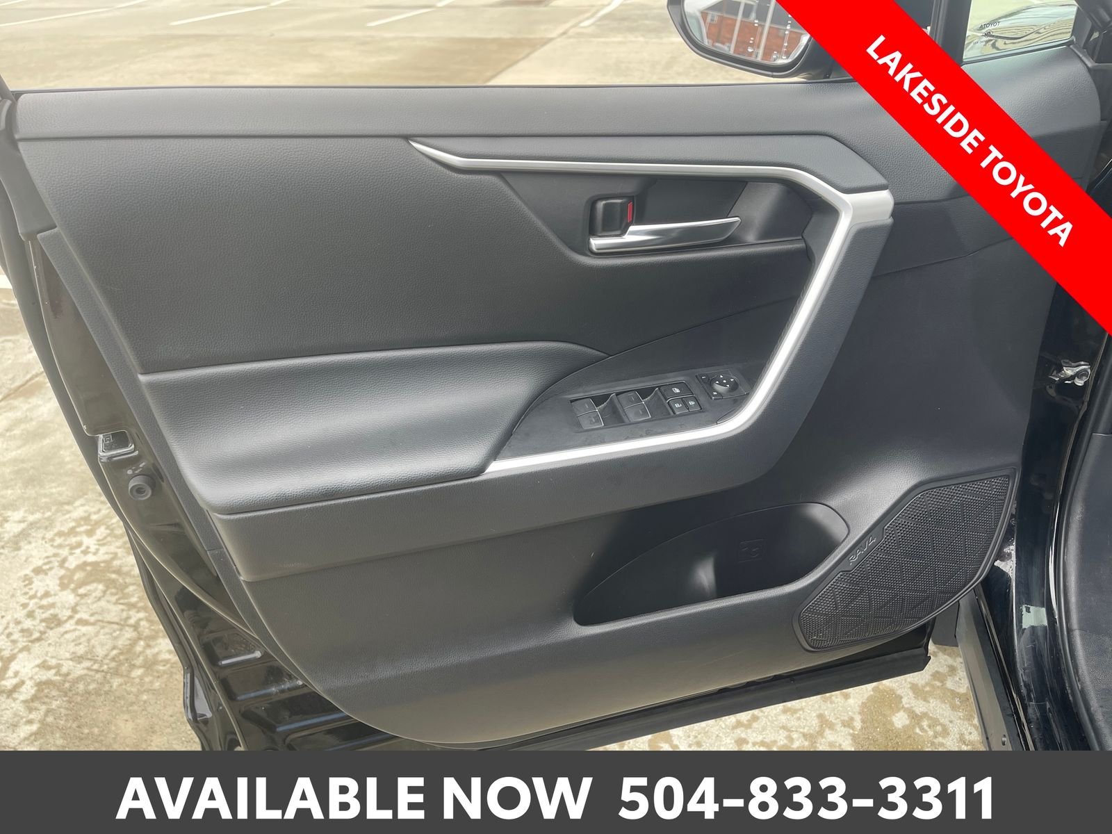 2024 Toyota RAV4 XLE - Photo 23