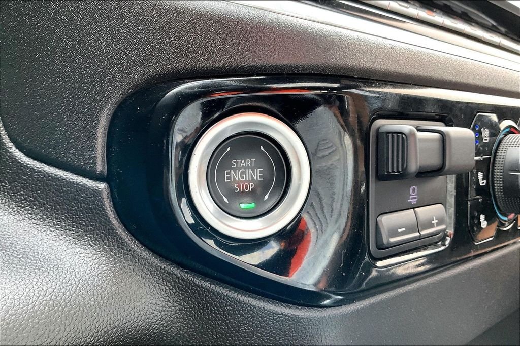 Used 2025 Gray Chevrolet High Country image 24
