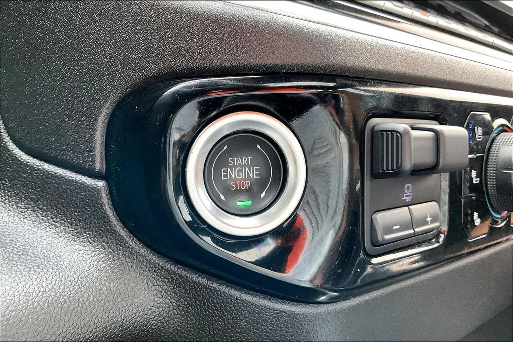 Used 2025 Gray Chevrolet High Country image 24