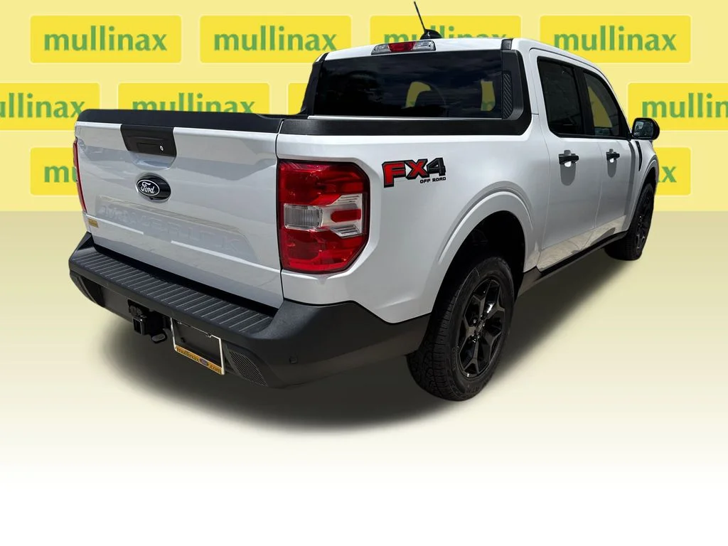 New 2025 White Ford XLT image 14