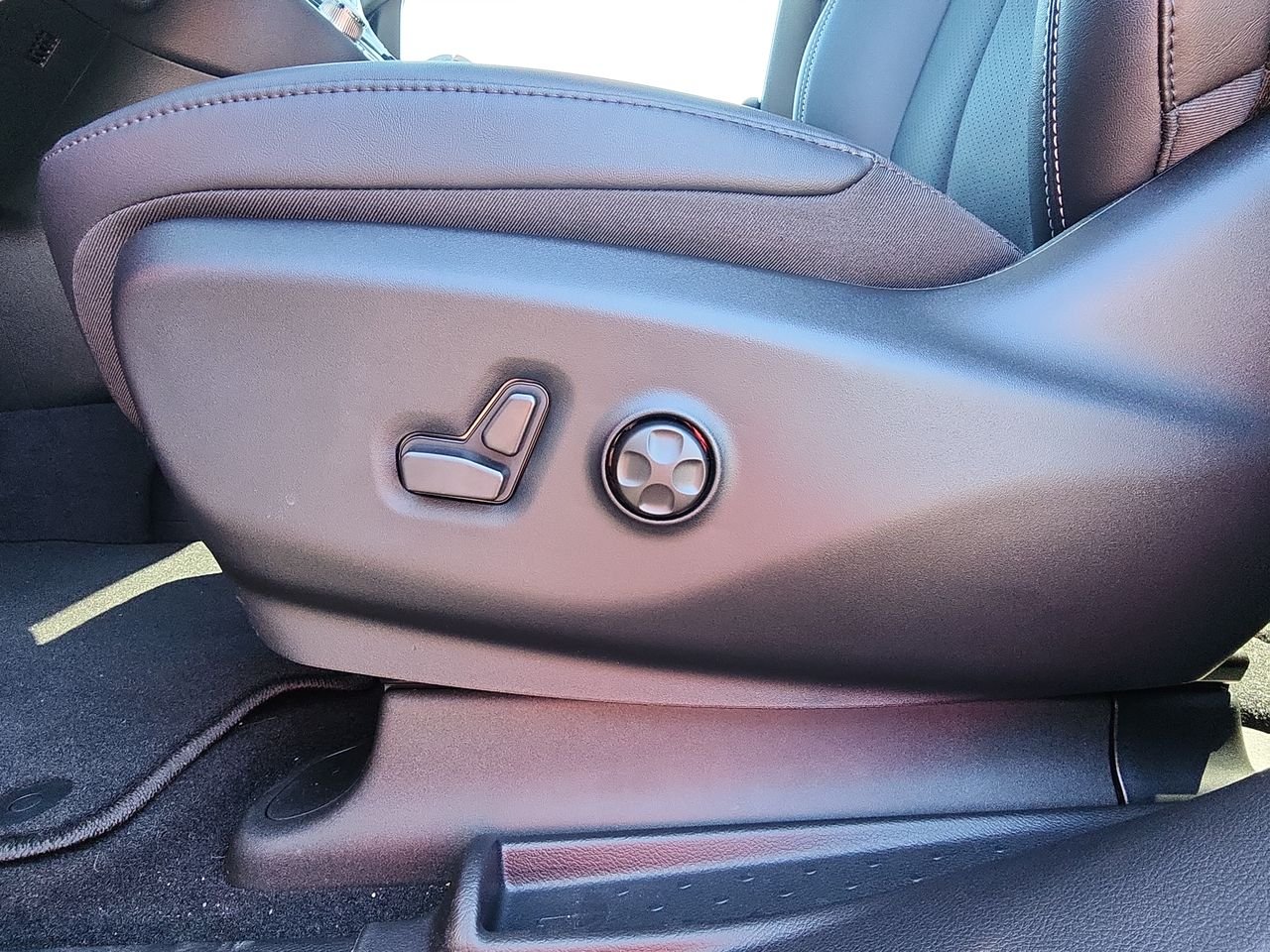 2026 Chrysler Pacifica Select - Photo 12