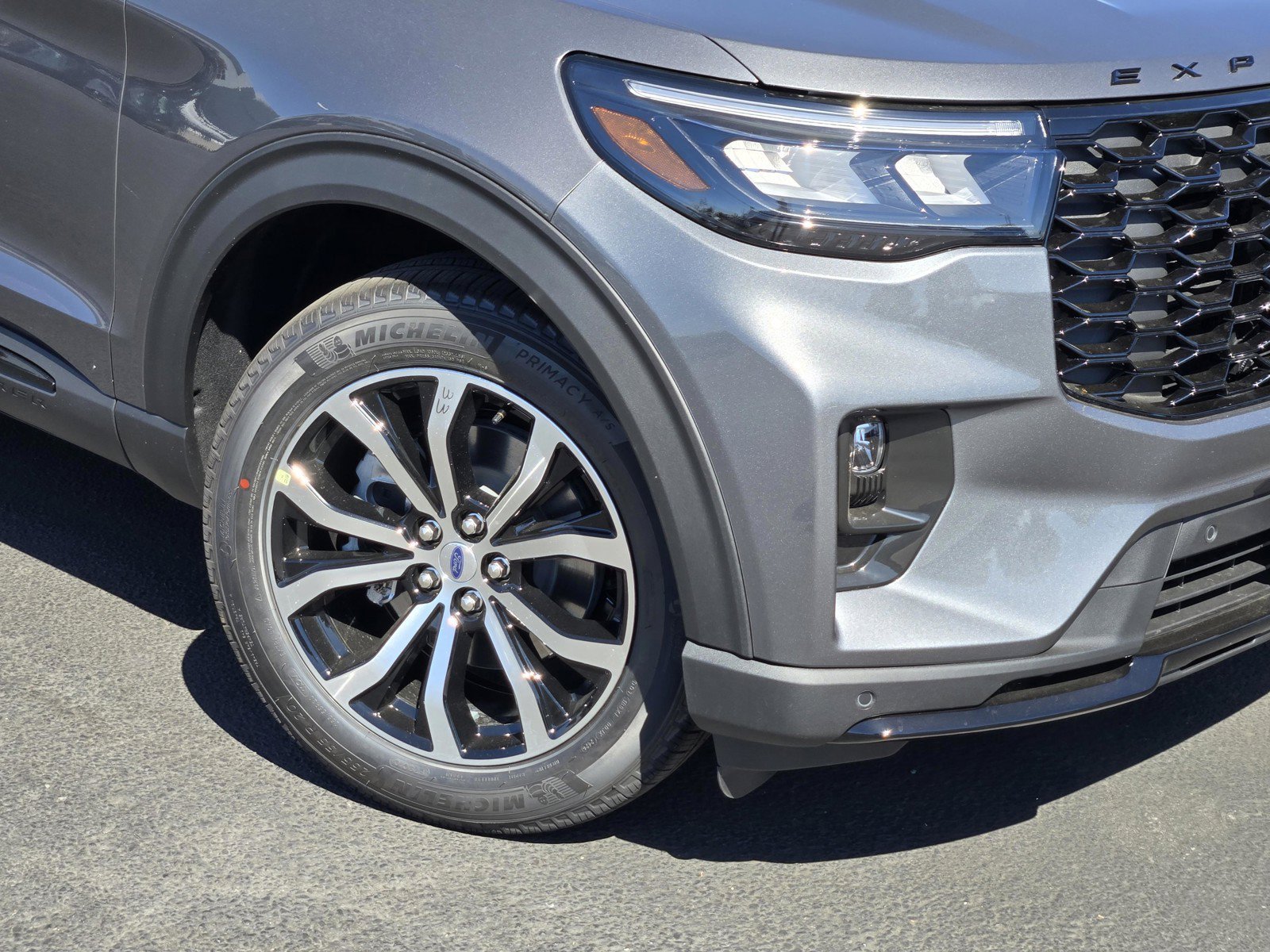 New 2026 Carbonized Gray Metallic Ford ST-Line image 6
