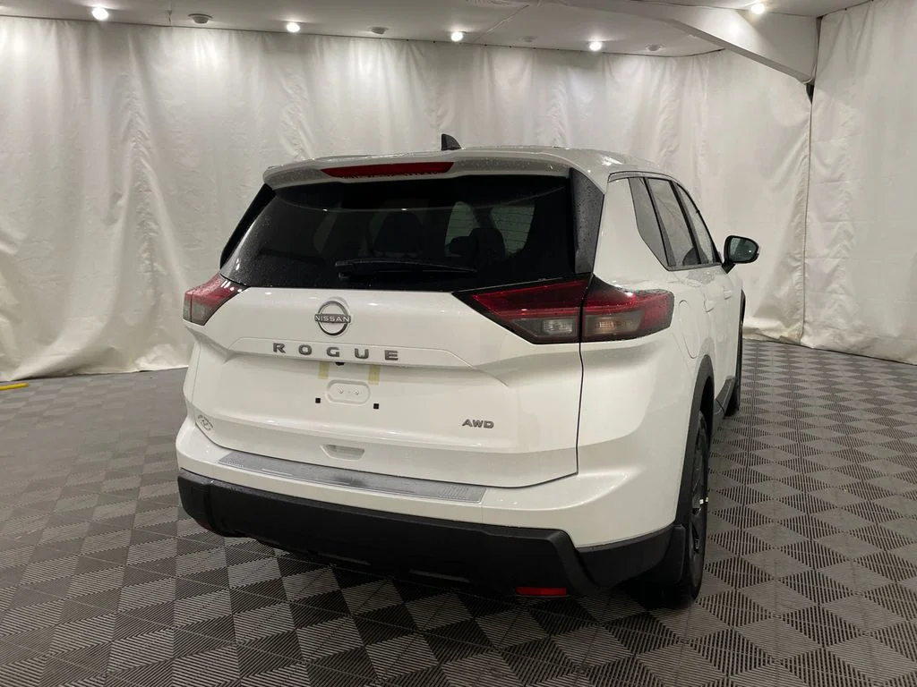 New 2026 Everest White Pearl TriCoat Nissan SV image 5