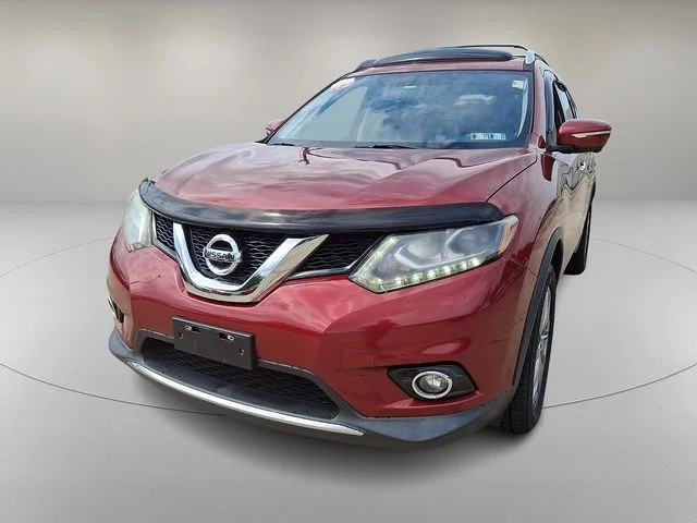Used 2015 Red Nissan SL image 4