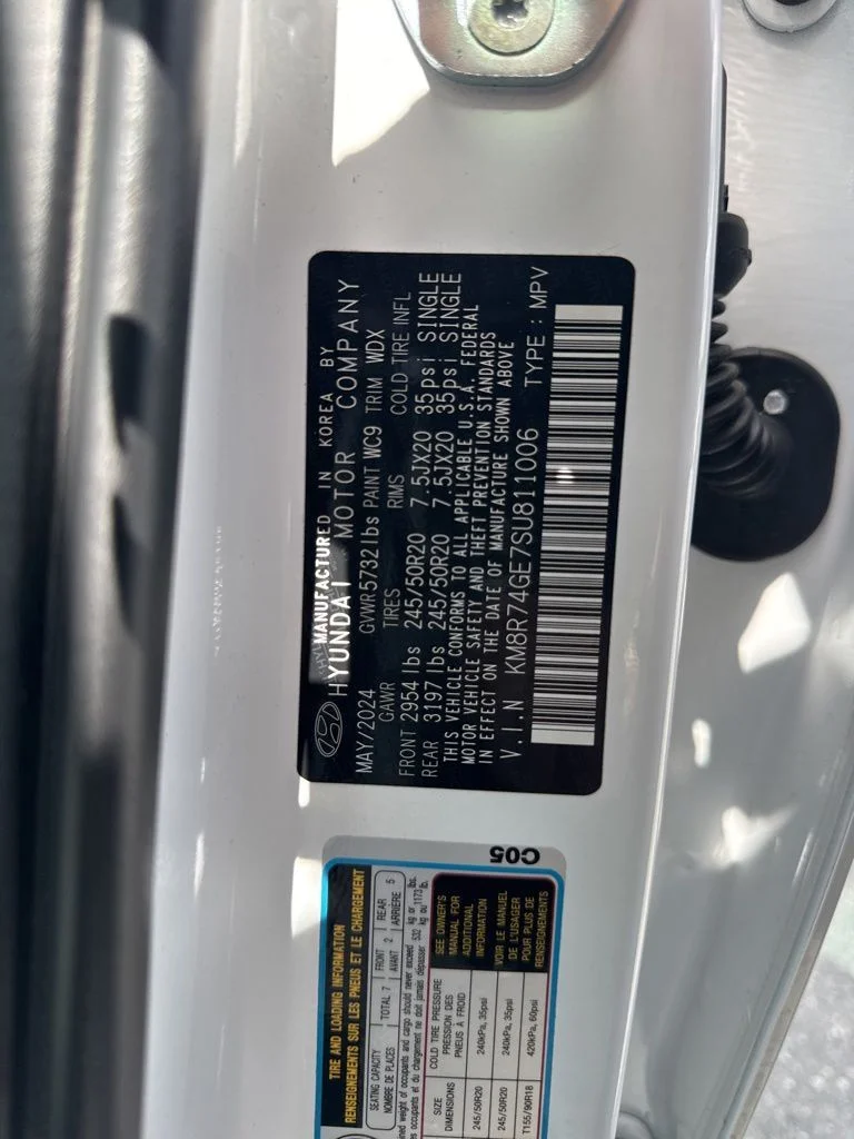 Used 2025 White Hyundai Calligraphy image 40