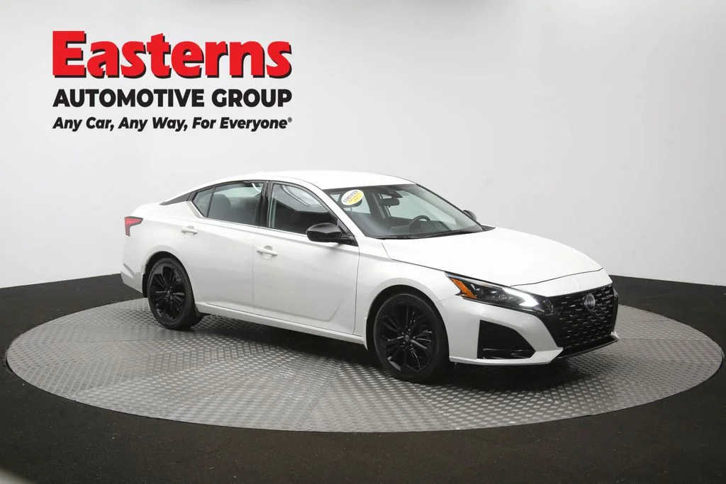 Used 2023 White Nissan 2.5 SR image 48