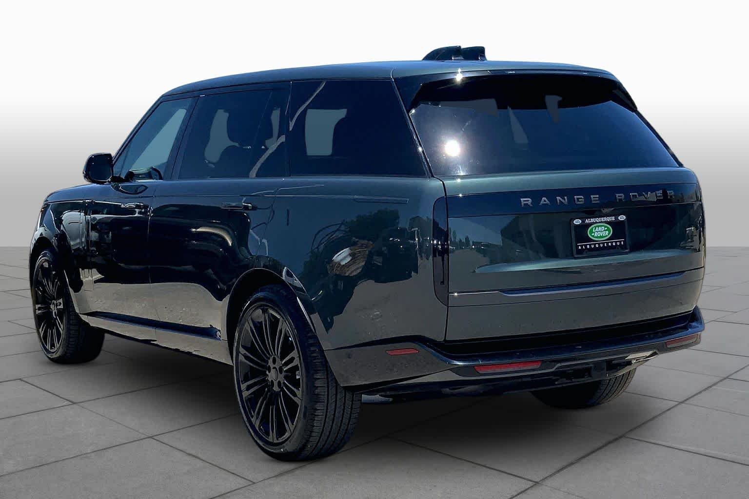 New 2026 Belgravia Green Land Rover SE image 12