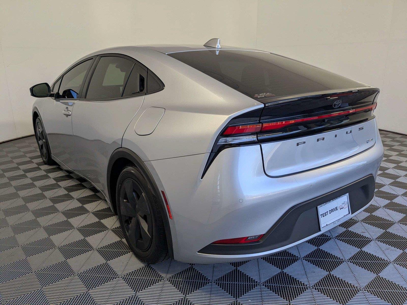 Used 2025 Cutting Edge Toyota LE image 7