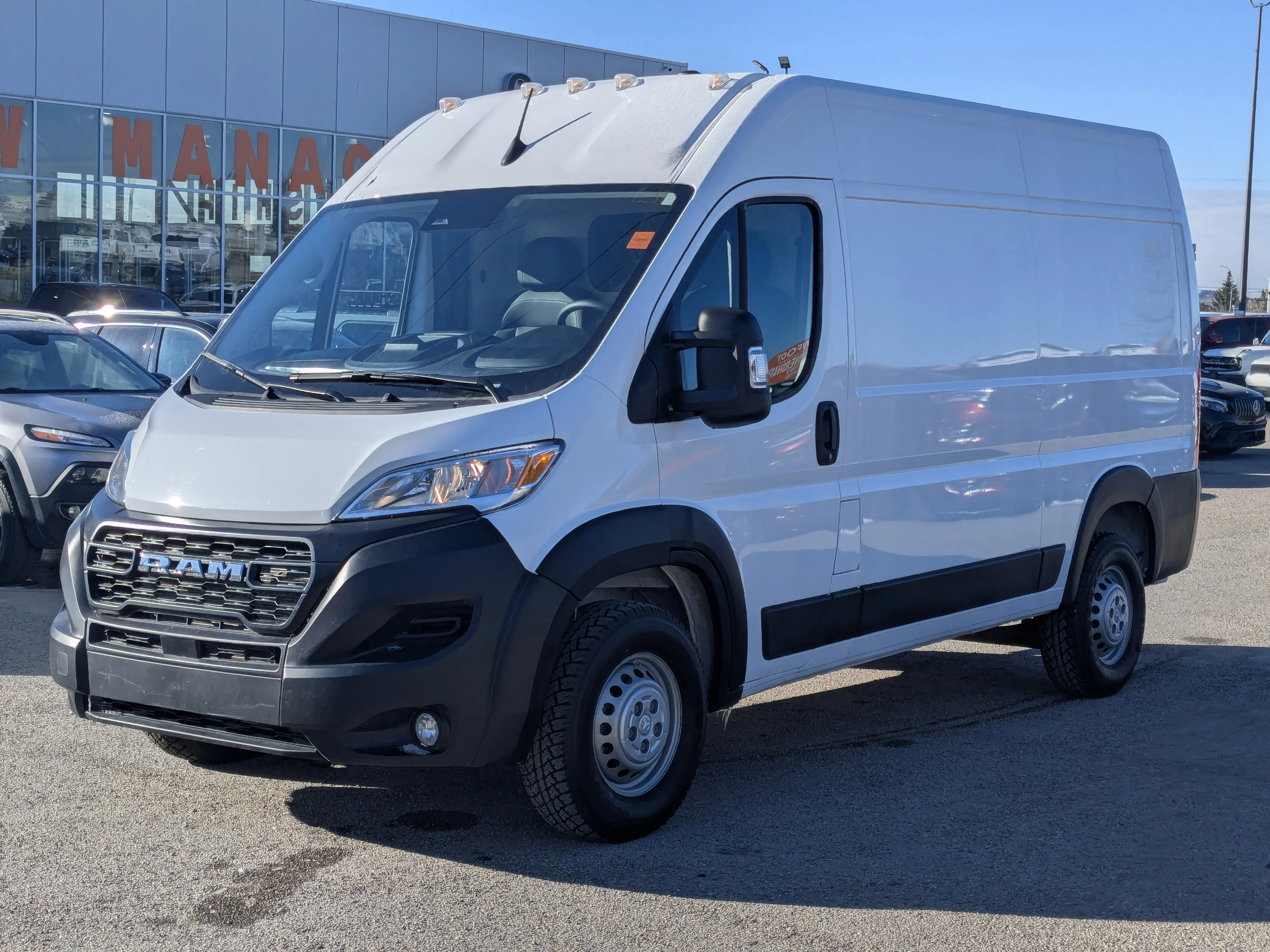 Used 2025 White RAM Tradesman - C/V HR 136 WB - Pkg 22B - Convenience Grp - Cargo Partition - Wall Paneling & More image 4
