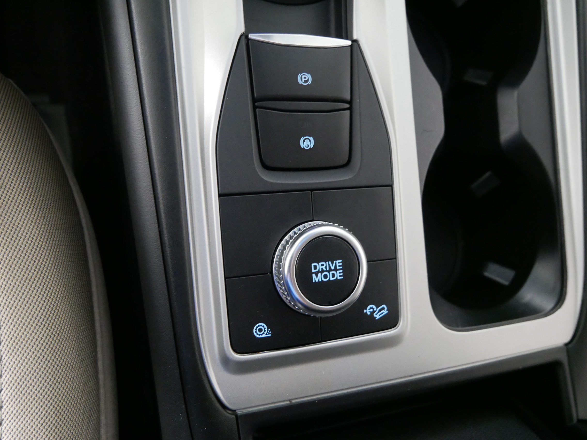 2023 Ford Explorer XLT - Photo 29