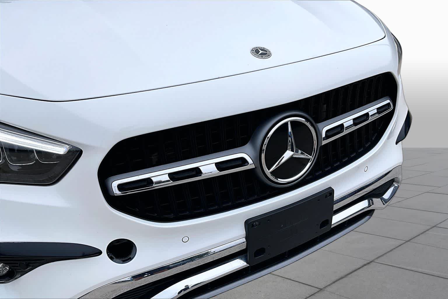 Used 2025 Polar White Mercedes-Benz GLA 250 image 29