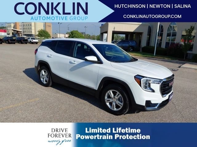 Used 2024 White GMC SLE image 1