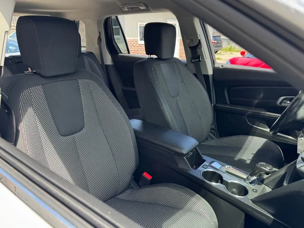Used 2017 White GMC SLE-2 image 8