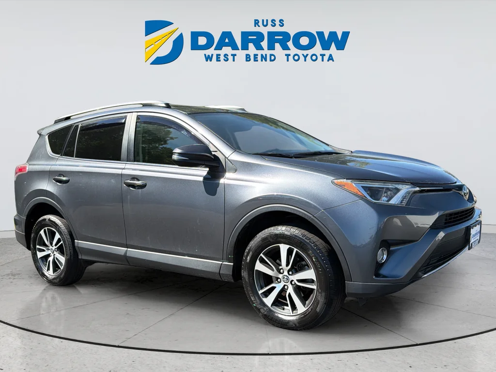 Used 2018 Gray Toyota XLE image 6
