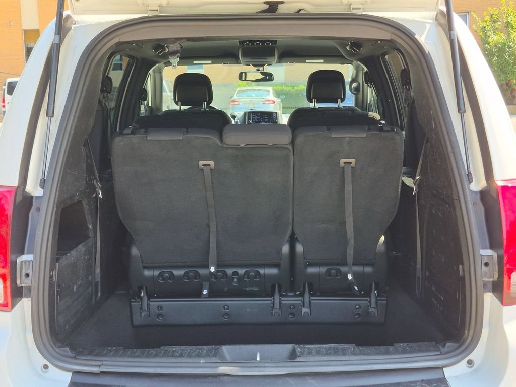 Used 2018 White Dodge SE Plus image 6