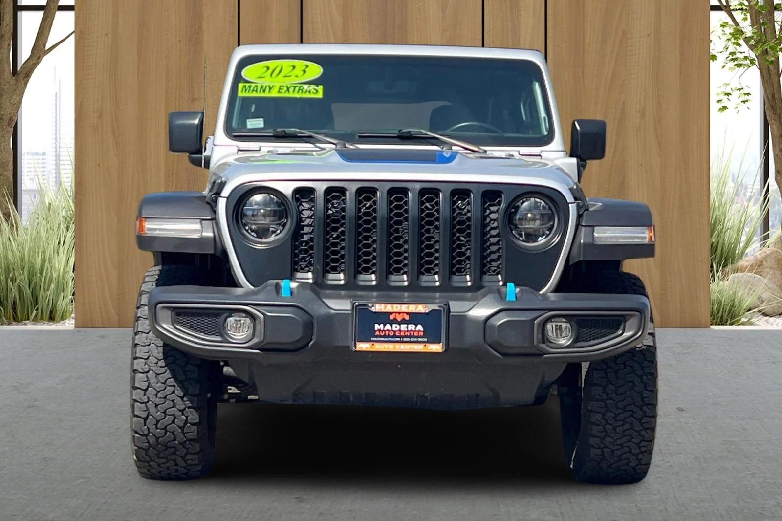 Used 2023 Silver Jeep Rubicon 4xe image 9
