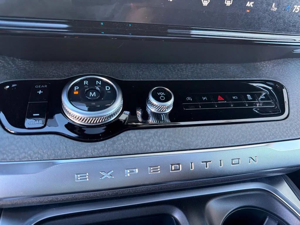 New 2027 Glacier Gray Metallic Tri-Coat Ford Tremor® image 20