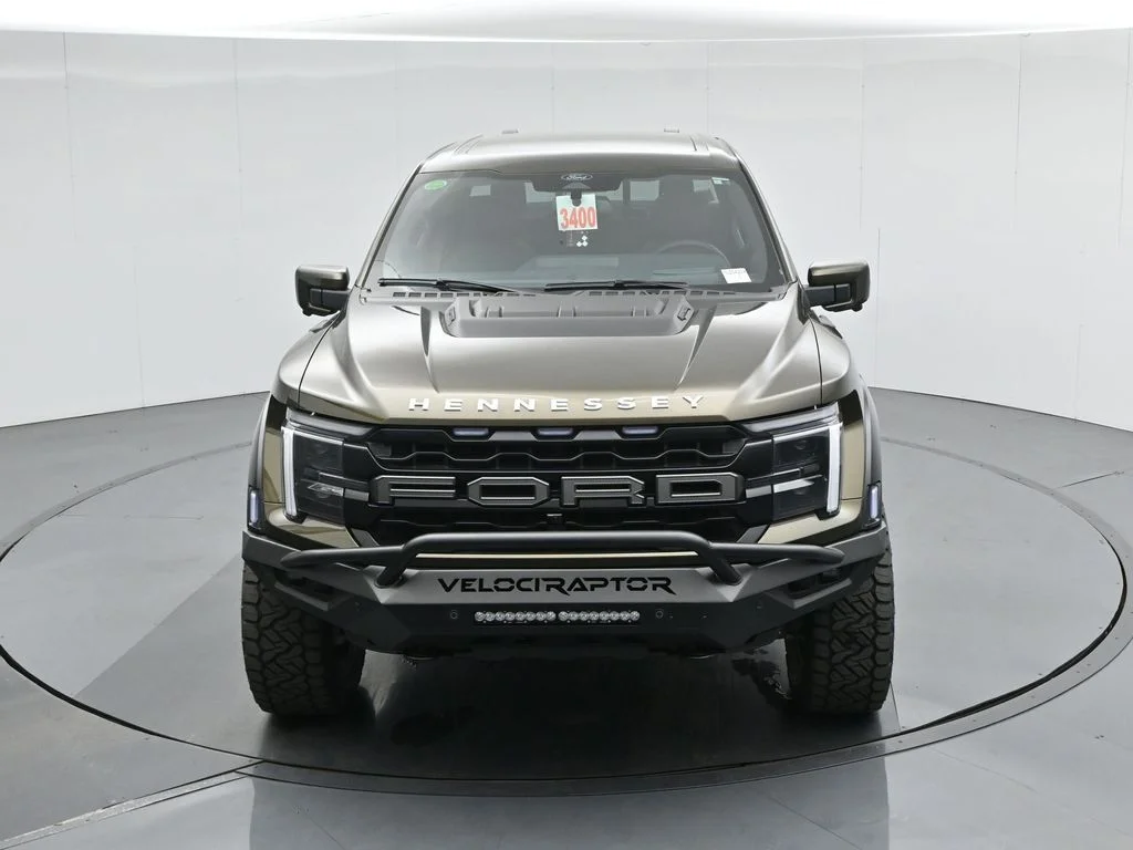 New 2025 Shelter Green Ford Raptor image 40
