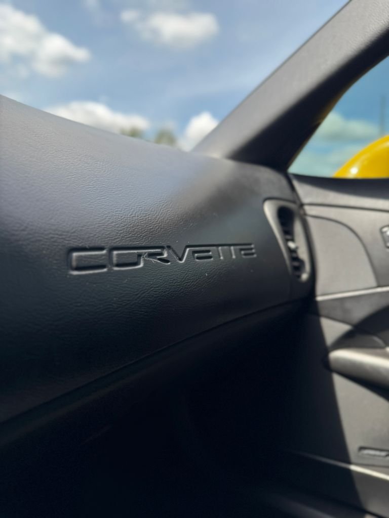 Used 2008 Velocity Yellow Tintcoat Chevrolet Base image 24