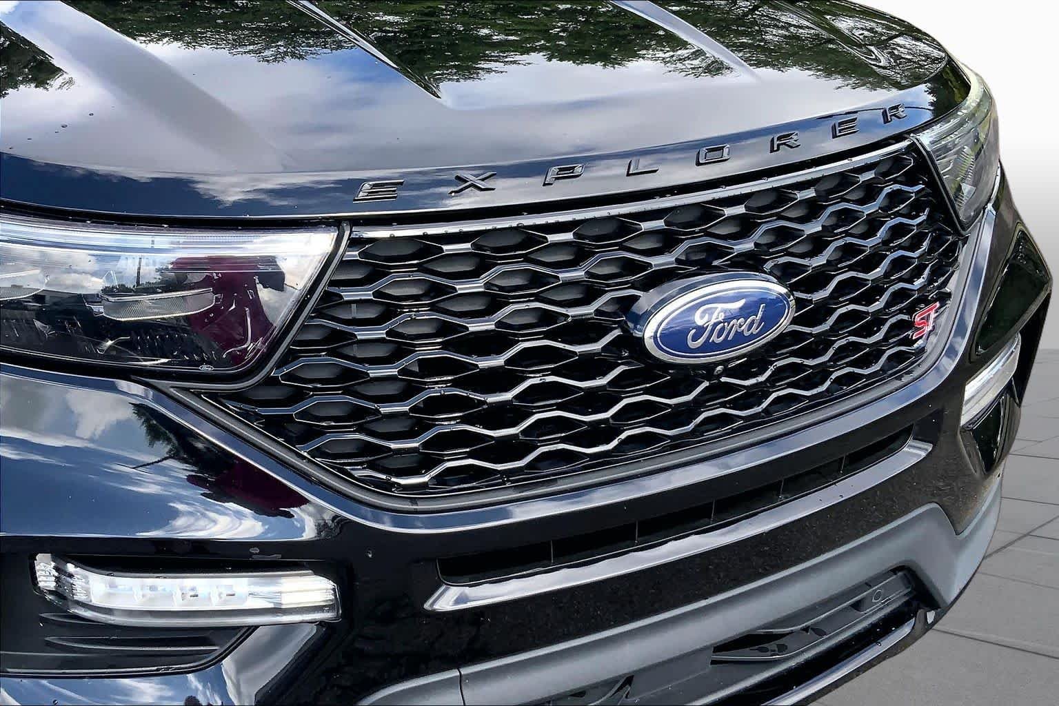 Used 2023 Agate Black Ford ST image 30