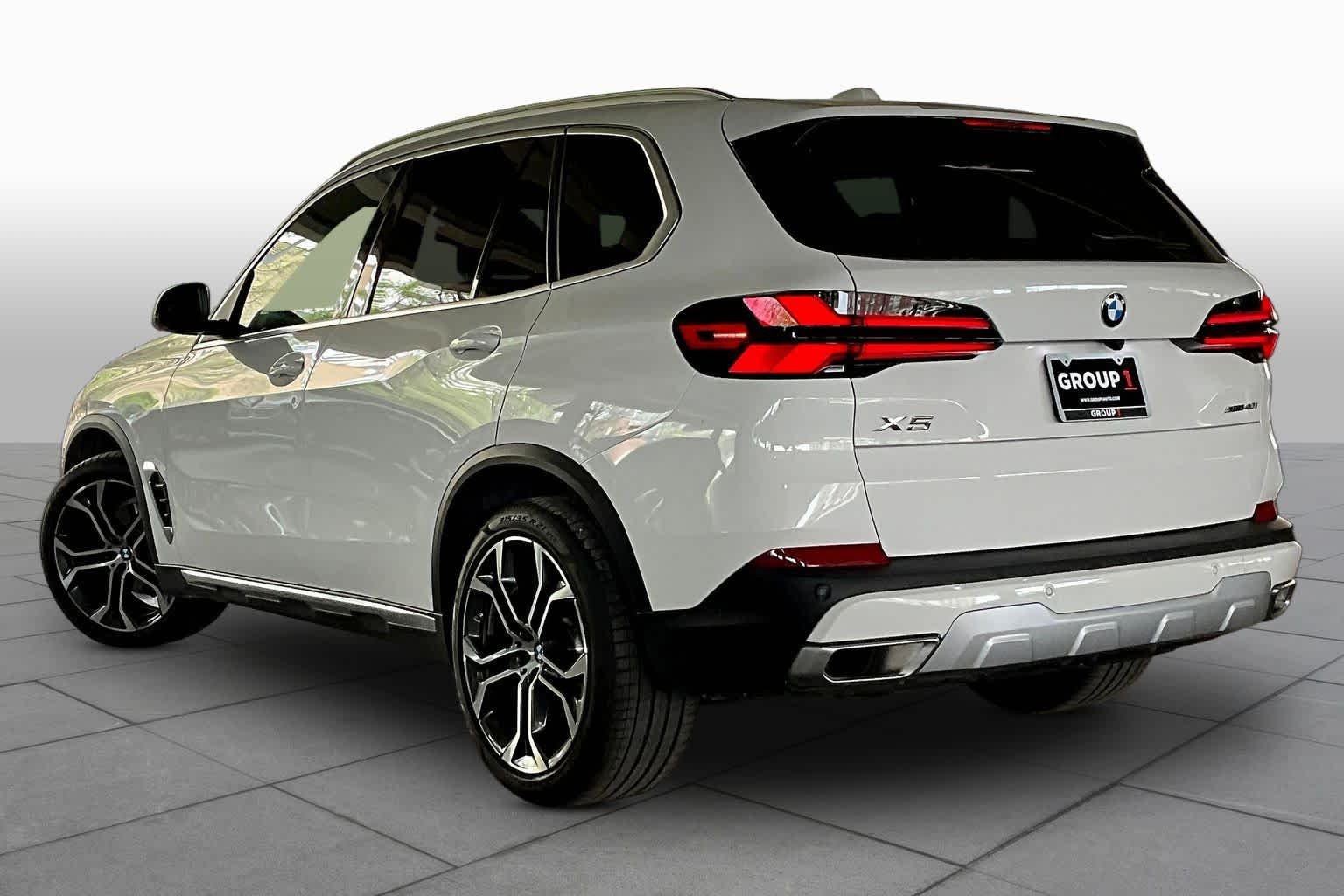 Used 2026 Alpine White BMW sDrive40i image 15