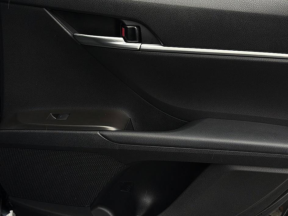 Used 2021 Midnight Black Metallic Toyota SE image 25
