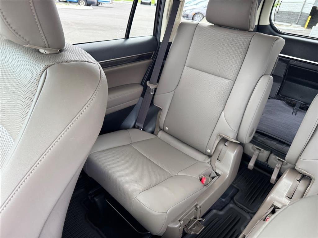 Used 2021 Starfire Pearl Lexus 460 Premium image 16