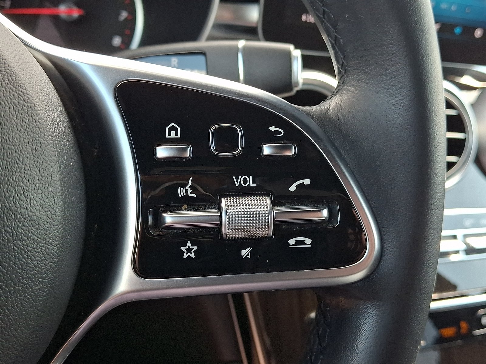 Used 2020 Polar White - 149 Mercedes-Benz 4MATIC® image 21