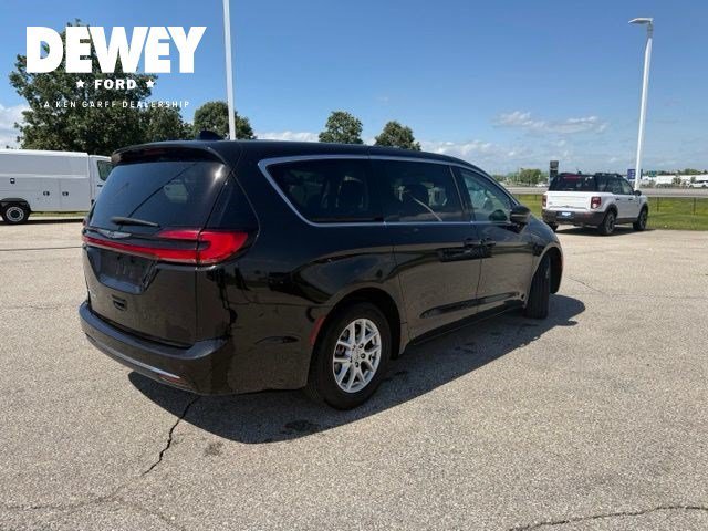 Used 2023 Brilliant Black Crystal Pearlcoat Chrysler Touring L image 13