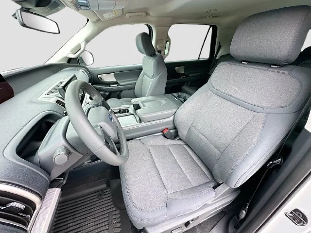New 2026 Oxford White Ford Active image 15