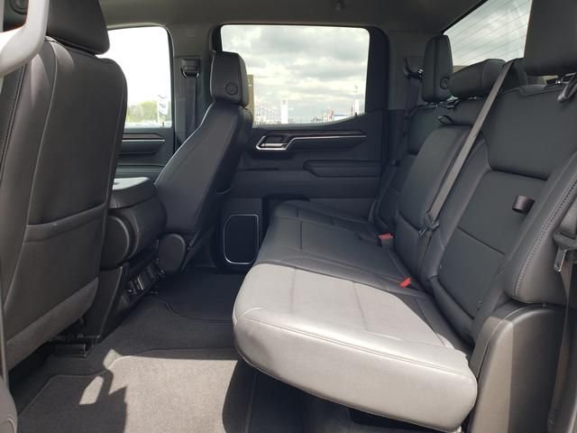 Used 2025 White GMC SLT image 12