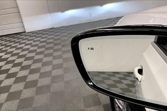 Used 2023 Summit White Buick Essence image 37