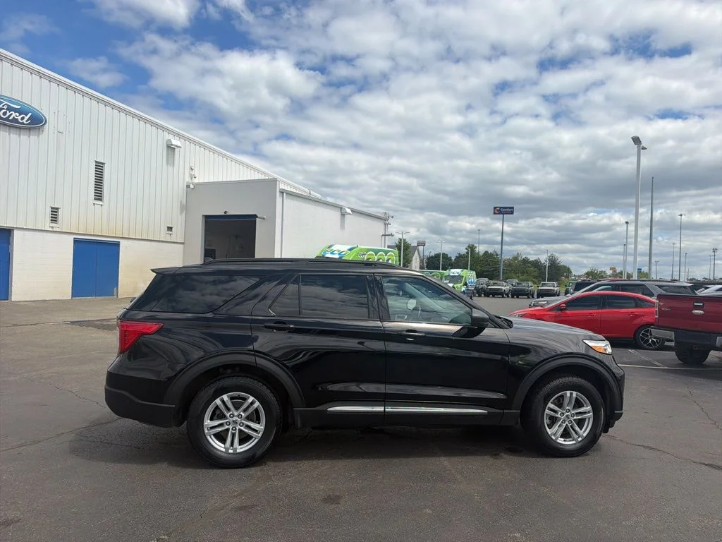 Used 2022 Black Ford XLT image 11