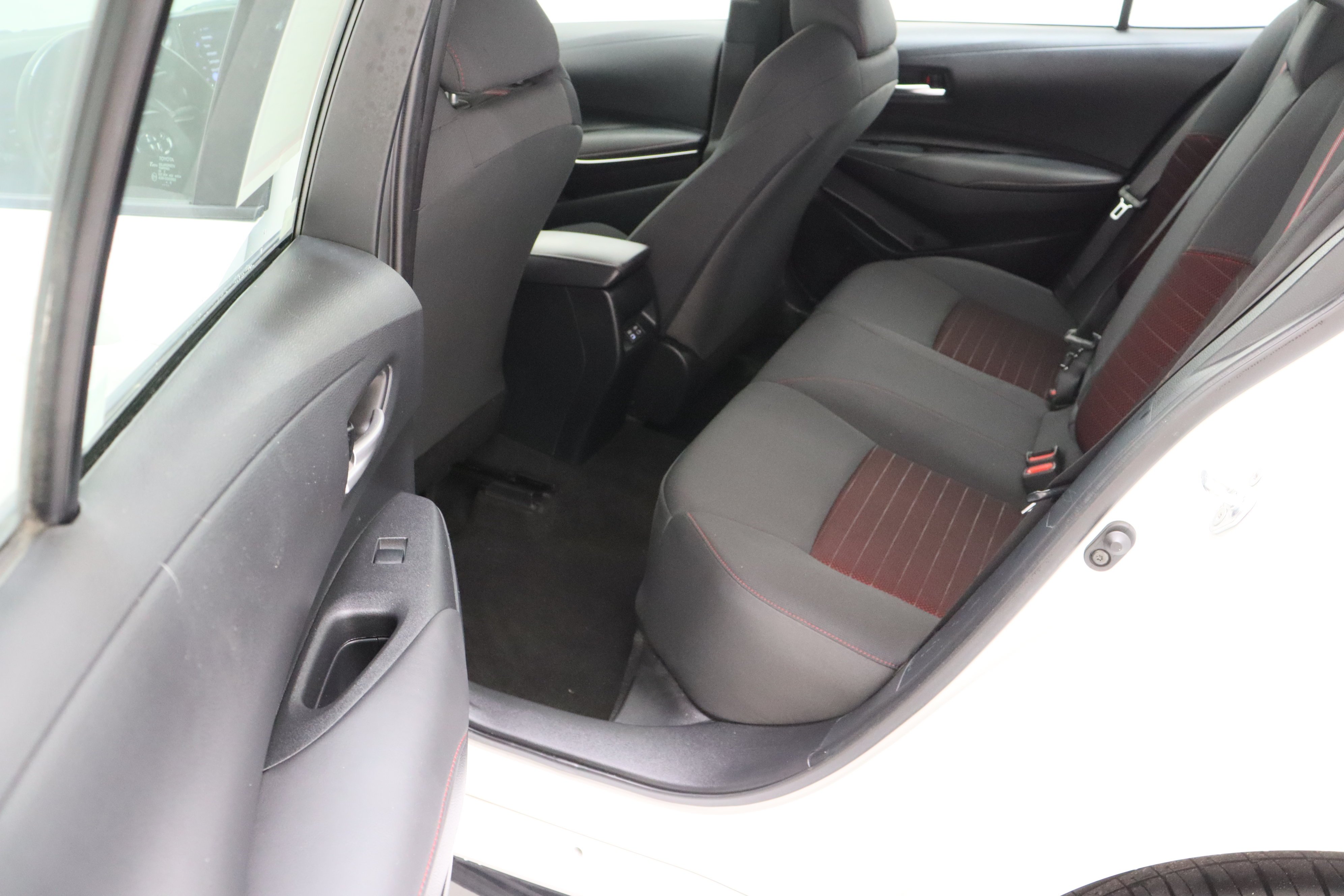 Used 2023 Wind Chill Pearl Toyota SE 2.0L image 26