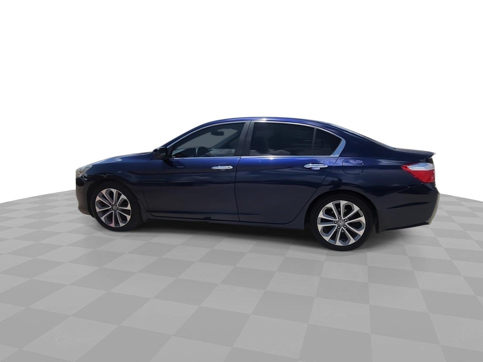 Used 2015  Honda Sport image 6