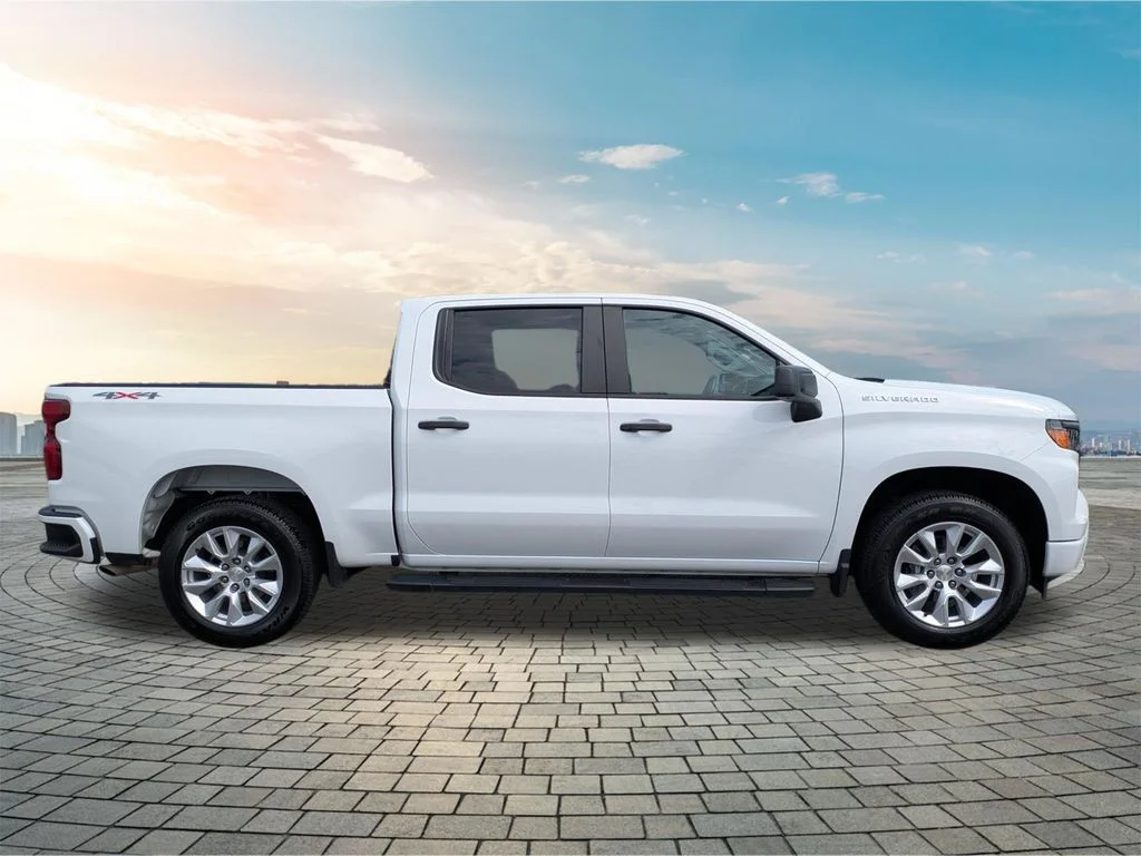 Used 2024 Summit White Chevrolet Custom image 4