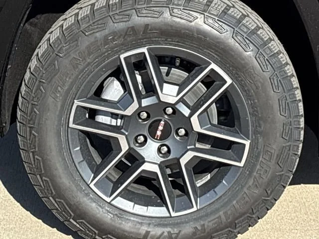 2026 GMC Terrain AT4 - Photo 28