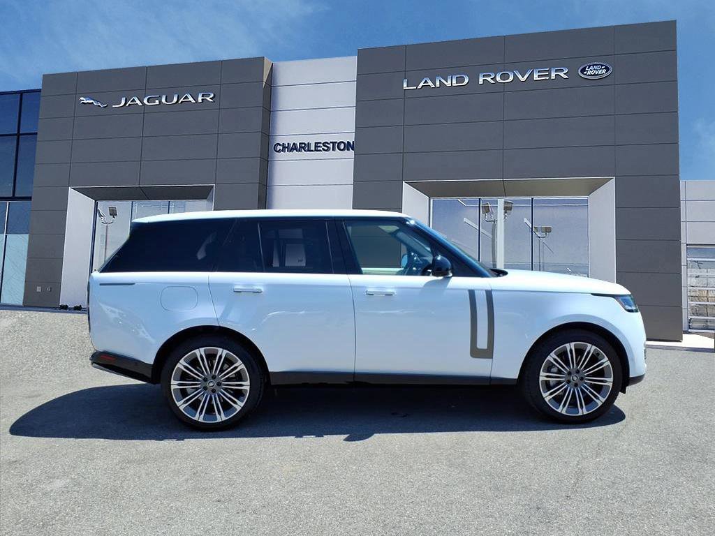 Certified Used 2025 Ostuni Pearl White Premium Metallic Land Rover SE image 6
