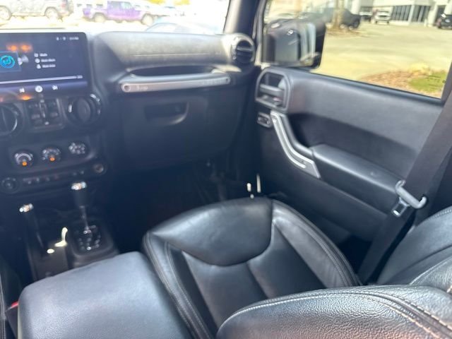 2015 Jeep Wrangler Unlimited Sahara - Photo 16