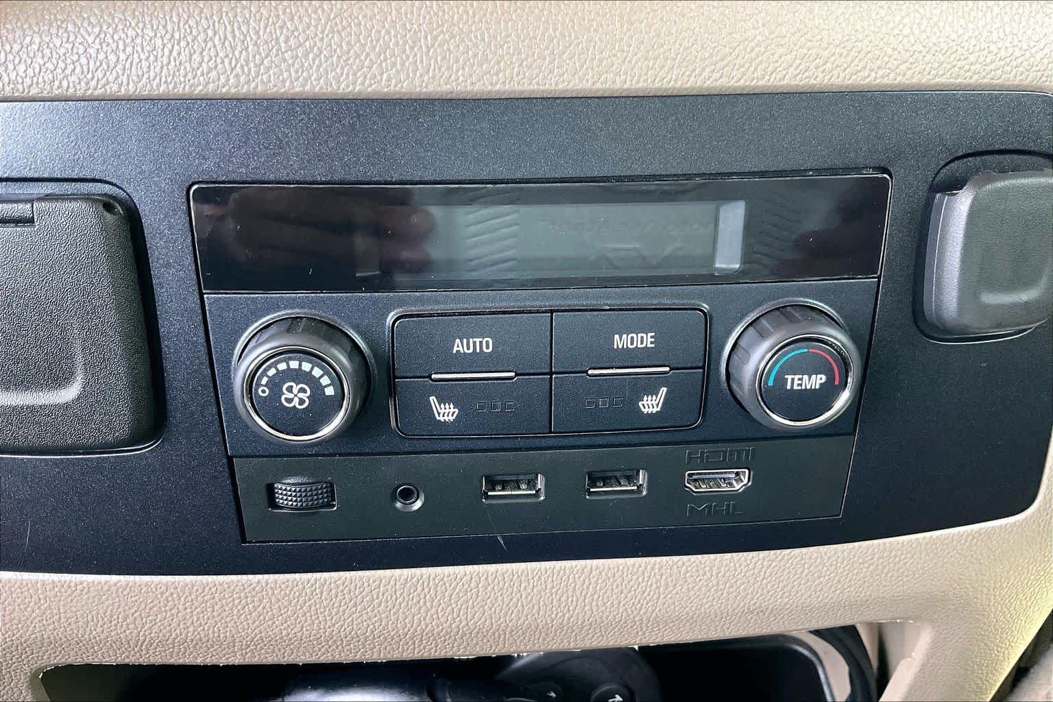 Used 2018 Iridium Metallic GMC SLT image 32