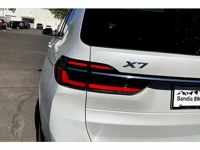New 2026 Mineral White Metallic BMW xDrive40i image 14